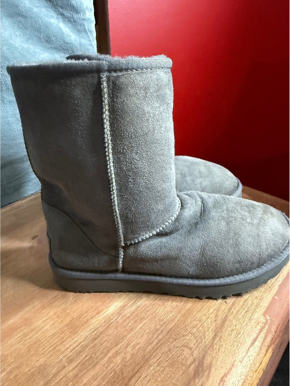 UGG Australia Classic Short II Gray Suede Shearling Boots - Women's Size 9